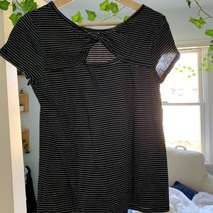 Peekaboo Back Striped Tee (Gap)
